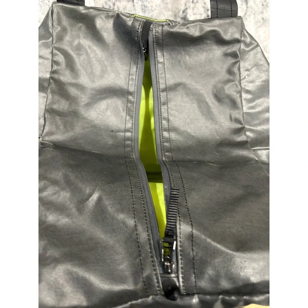 Under Armour Gray Black Tote Bag Gym Travel Carry On Bag Duffle - Picture 3 of 9